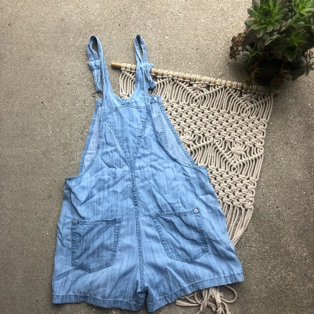 TNA Chambray Shortalls Size Small